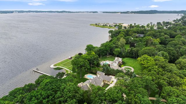 329 W Circle Drive, North Muskegon City, MI 49445