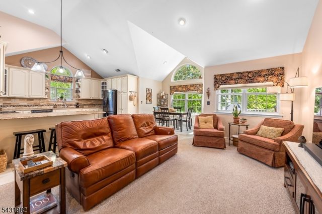 21 Towpath Ln, Stanhope Boro, NJ 07874