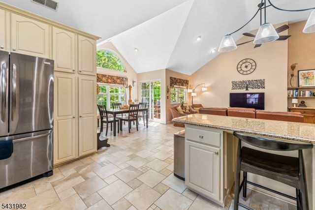 21 Towpath Ln, Stanhope Boro, NJ 07874