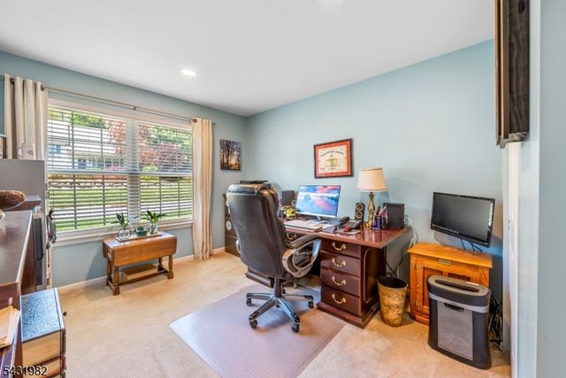 21 Towpath Ln, Stanhope Boro, NJ 07874