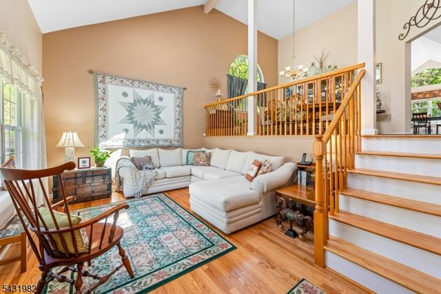 21 Towpath Ln, Stanhope Boro, NJ 07874
