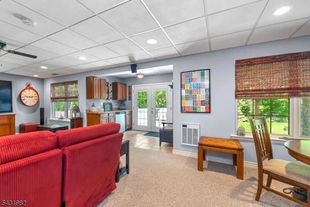 21 Towpath Ln, Stanhope Boro, NJ 07874