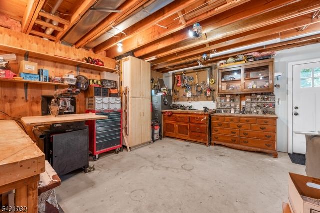 21 Towpath Ln, Stanhope Boro, NJ 07874