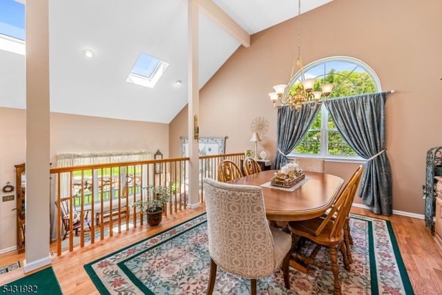 21 Towpath Ln, Stanhope Boro, NJ 07874