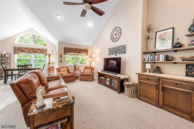 21 Towpath Ln, Stanhope Boro, NJ 07874