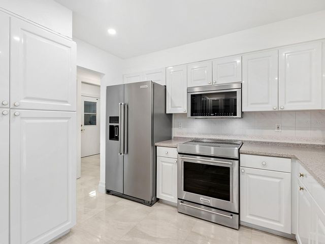 396 BAYSHORE DRIVE, Venice, FL 34285
