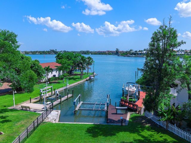 396 BAYSHORE DRIVE, Venice, FL 34285