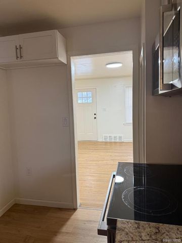 4095 Brouseville Avenue, Lincoln Park, MI 48146