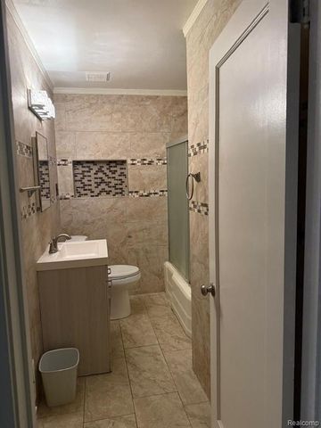 4095 Brouseville Avenue, Lincoln Park, MI 48146