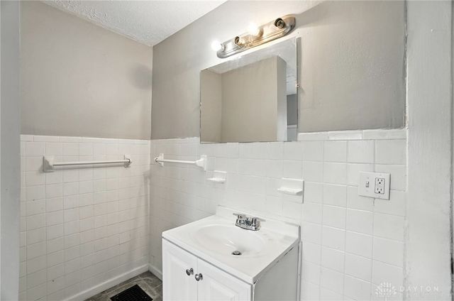 1249 Everett Drive, Dayton, OH 45402