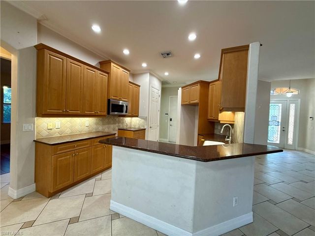 1901 El Dorado PKWY W, Cape Coral, FL 33914