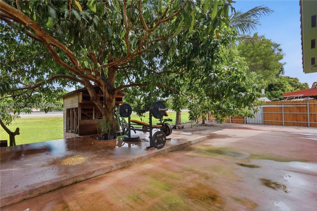 610 SE 12th Ter, Homestead, FL 33033