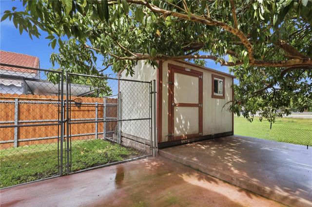 610 SE 12th Ter, Homestead, FL 33033