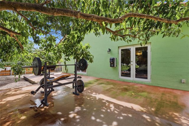 610 SE 12th Ter, Homestead, FL 33033