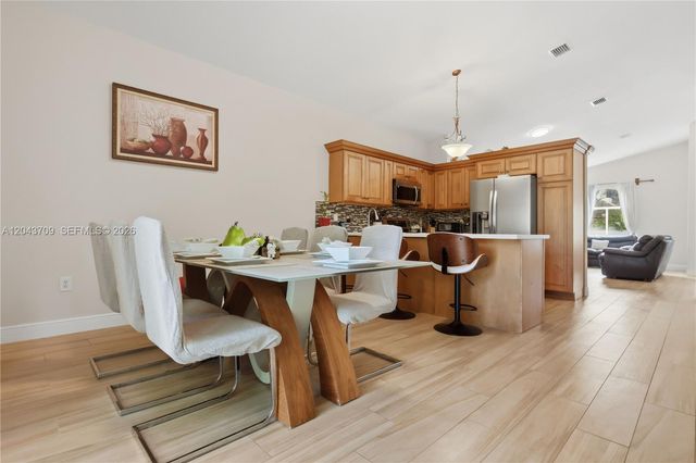 610 SE 12th Ter, Homestead, FL 33033