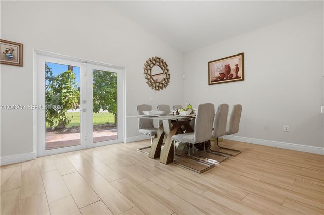 610 SE 12th Ter, Homestead, FL 33033
