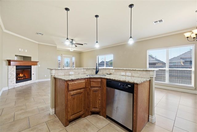 915 SW 79th St, Lawton, OK 73505