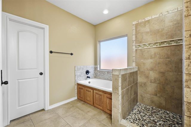 915 SW 79th St, Lawton, OK 73505