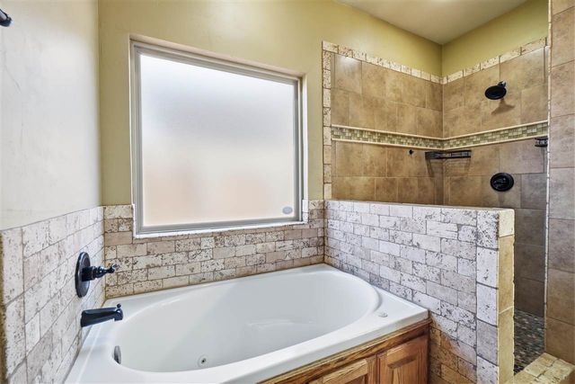 915 SW 79th St, Lawton, OK 73505