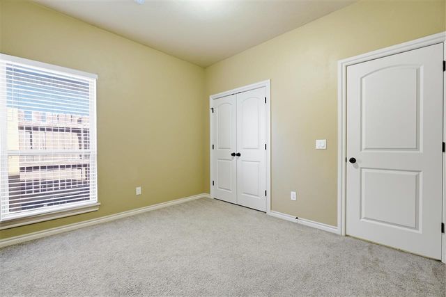 915 SW 79th St, Lawton, OK 73505