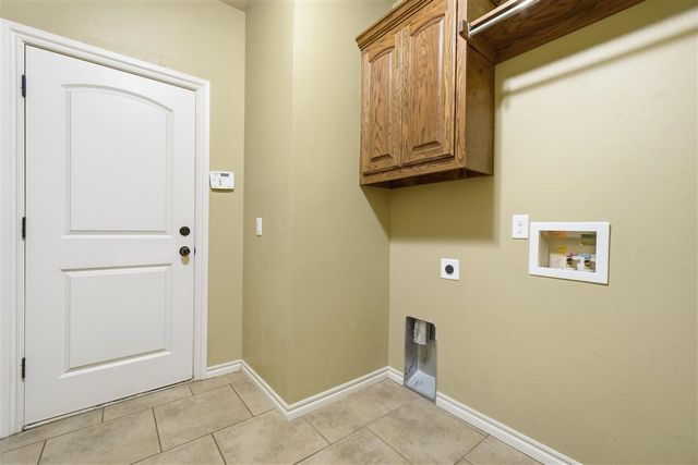 915 SW 79th St, Lawton, OK 73505