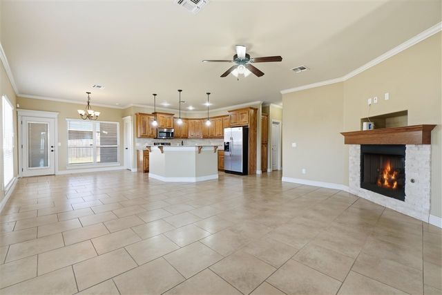915 SW 79th St, Lawton, OK 73505