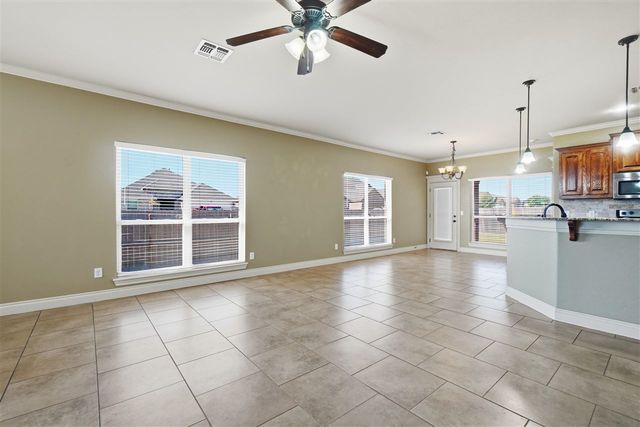915 SW 79th St, Lawton, OK 73505