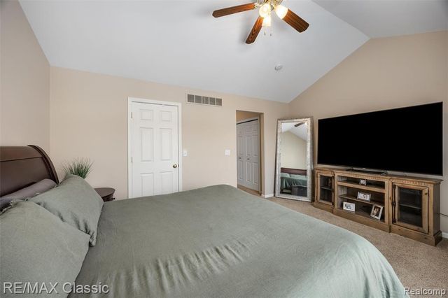 8222 Sequoia Lane, White Lake, MI 48386