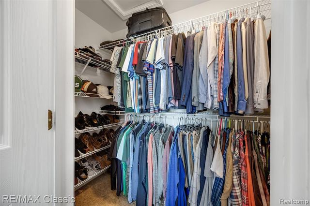 8222 Sequoia Lane, White Lake, MI 48386