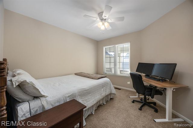 8222 Sequoia Lane, White Lake, MI 48386