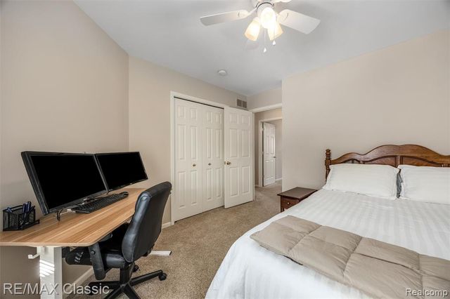 8222 Sequoia Lane, White Lake, MI 48386