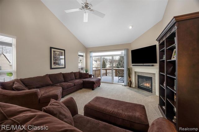 8222 Sequoia Lane, White Lake, MI 48386