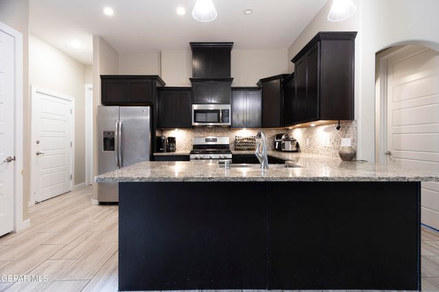 768 Sheephouse Road, El Paso, TX 79928