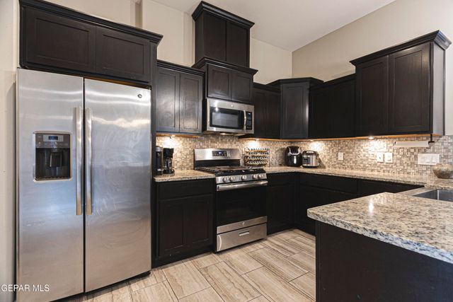 768 Sheephouse Road, El Paso, TX 79928