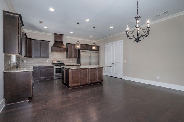 513 Central Dr, Franklin, TN 37064