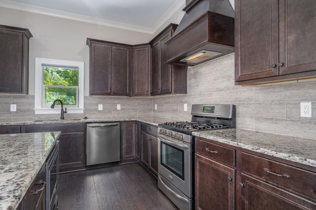 513 Central Dr, Franklin, TN 37064