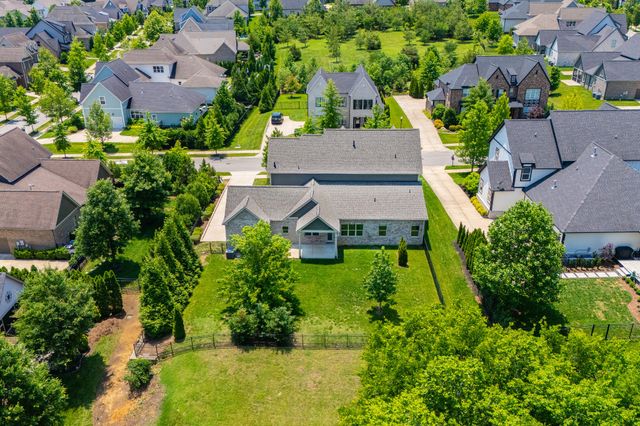 513 Central Dr, Franklin, TN 37064