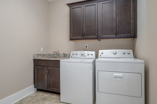 513 Central Dr, Franklin, TN 37064