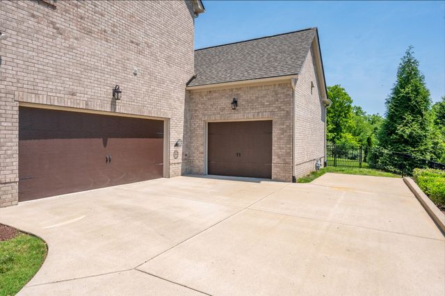 513 Central Dr, Franklin, TN 37064