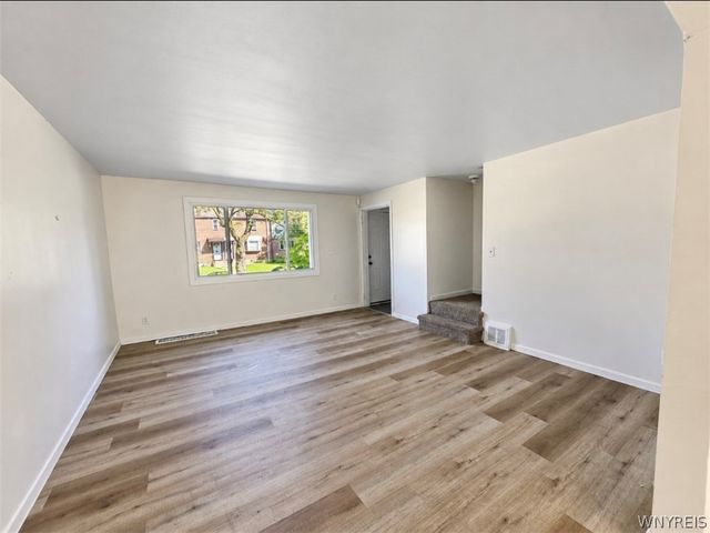 7 Bennett Village, Buffalo, NY 14214