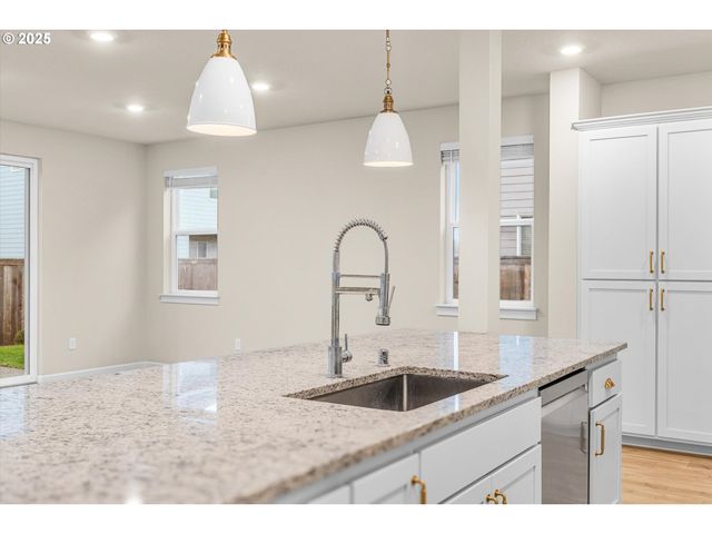 13304 Ne 116TH St, Brush Prairie, WA 98606