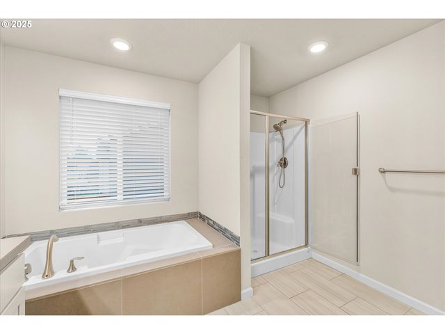 13304 Ne 116TH St, Brush Prairie, WA 98606