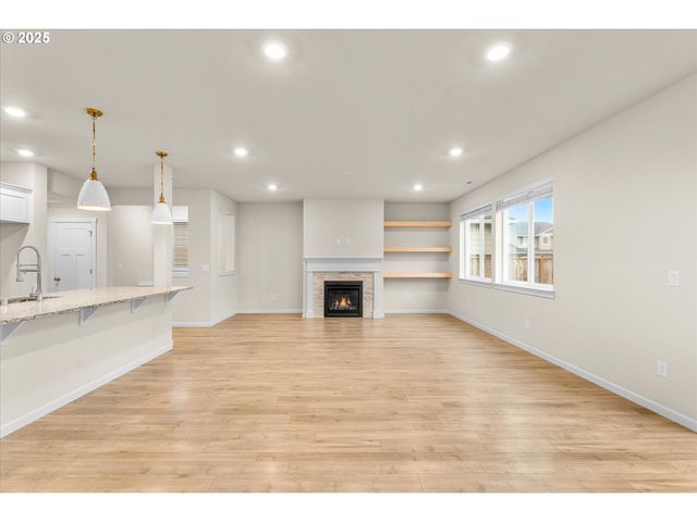 13304 Ne 116TH St, Brush Prairie, WA 98606