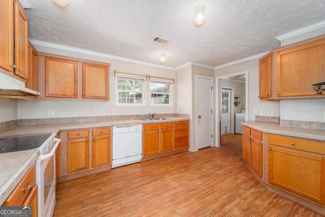 2214 Pennsylvania Avenue, Waycross, GA 31503