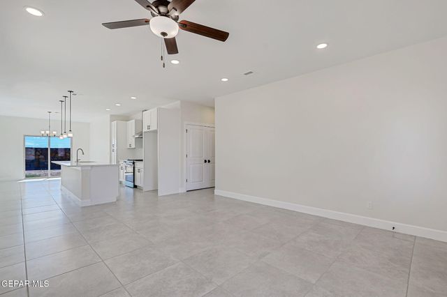 12300 Ben Dowell Way, El Paso, TX 79934