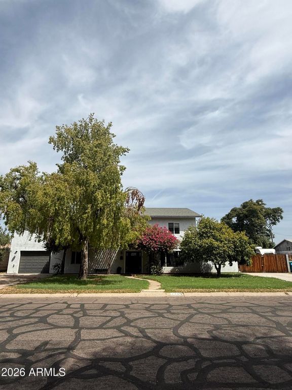 2340 W SOLANO Drive, Phoenix, AZ 85015 — exterior