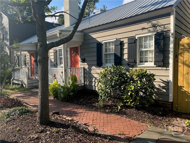 555 E Harris Street, Savannah, GA 31401