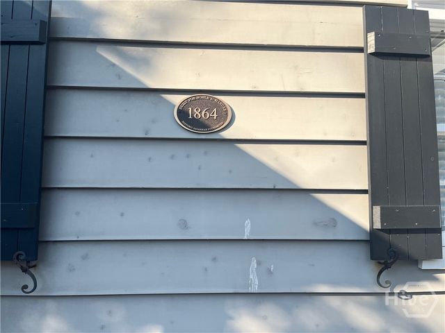 555 E Harris Street, Savannah, GA 31401