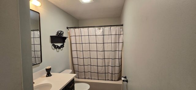 190 Rt 6A APT 9B, Orleans, MA 02653