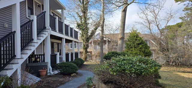 190 Rt 6A APT 9B, Orleans, MA 02653